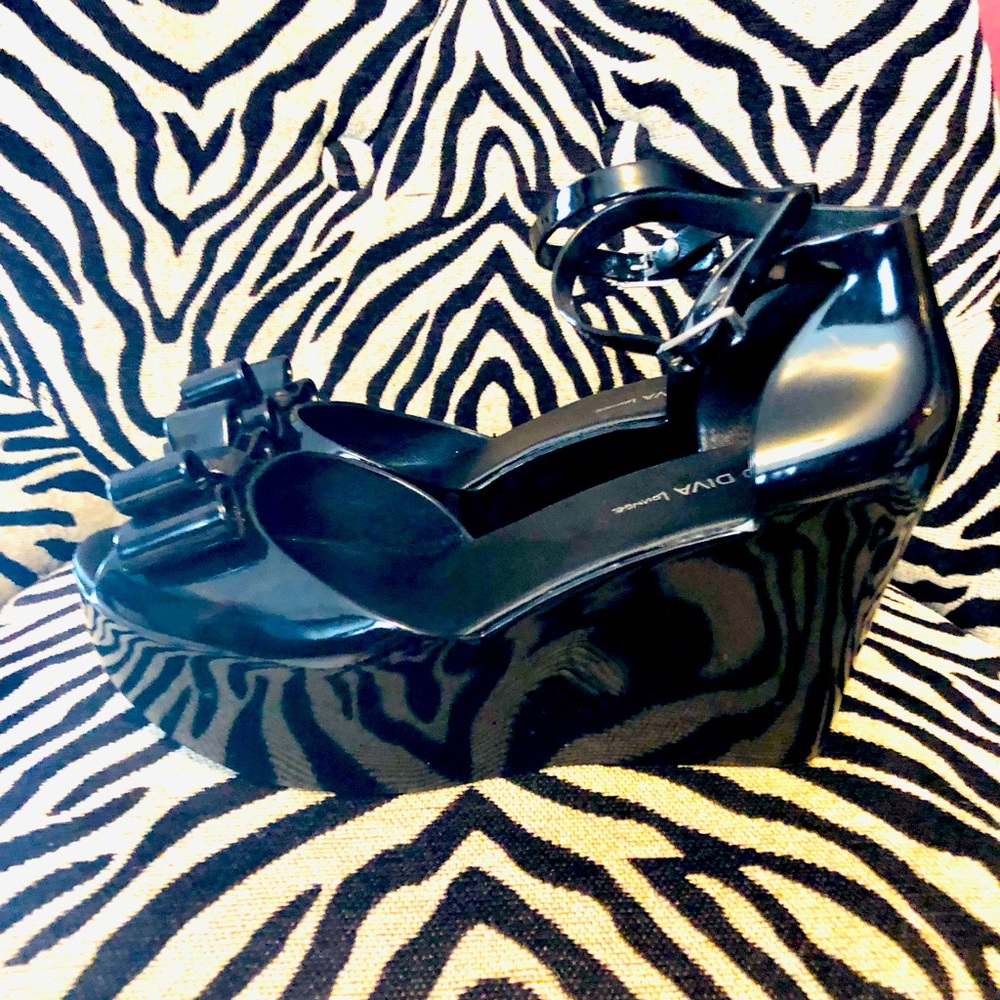 WILD DIVA Platform Shoe